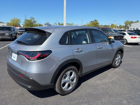 Used 2025 Honda HR-V LX image 7