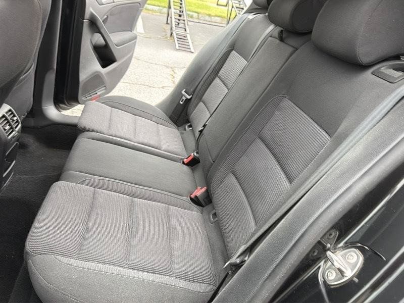 Used 2014 Volkswagen Golf 4-Door FWD image 15