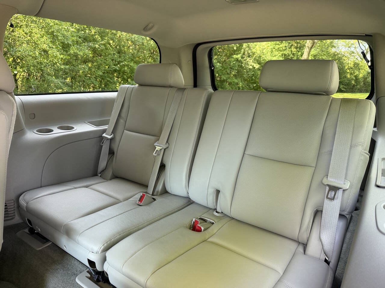 Used 2012 Chevrolet Suburban LTZ AWD/4WD image 13