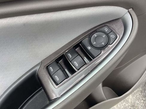 Used 2023 Chevrolet Malibu LT FWD image 12