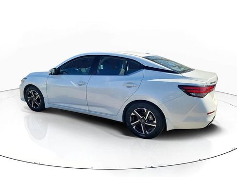 Used 2024 Nissan Sentra SV image 3