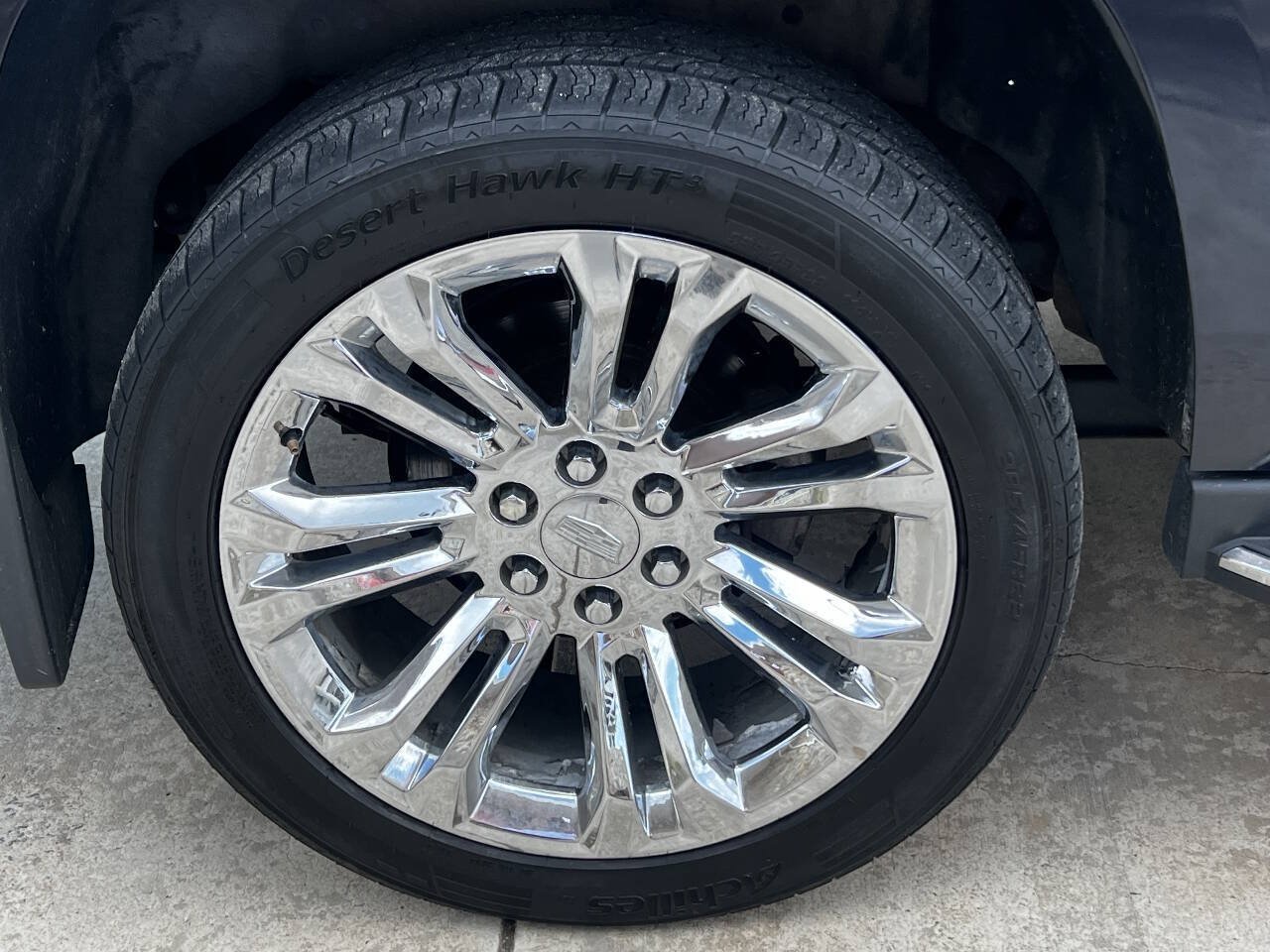 Used 2017 Cadillac Escalade Luxury w/ LPO, Radiant Package AWD/4WD image 10