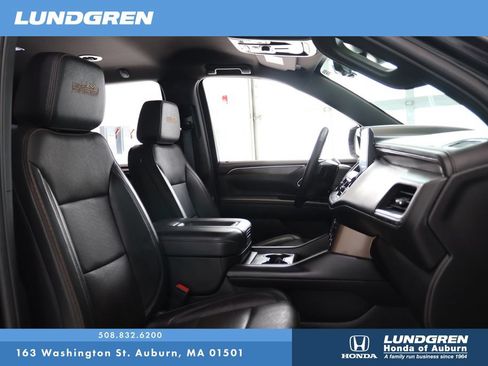 Used 2024 Chevrolet Tahoe High Country AWD/4WD image 17
