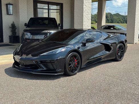 Used 2025 Chevrolet Corvette Stingray Preferred Cpe w/ Z51 Performance Package RWD image 3