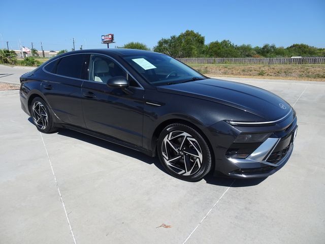 Used 2024 Hyundai Sonata SEL w/ Convenience Package FWD image 3