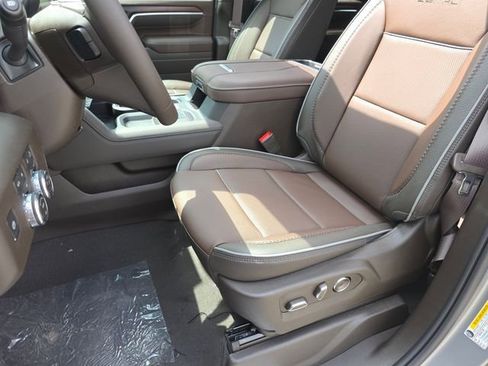 New 2026 GMC Sierra 2500 Denali w/ Denali Reserve Package AWD/4WD image 29