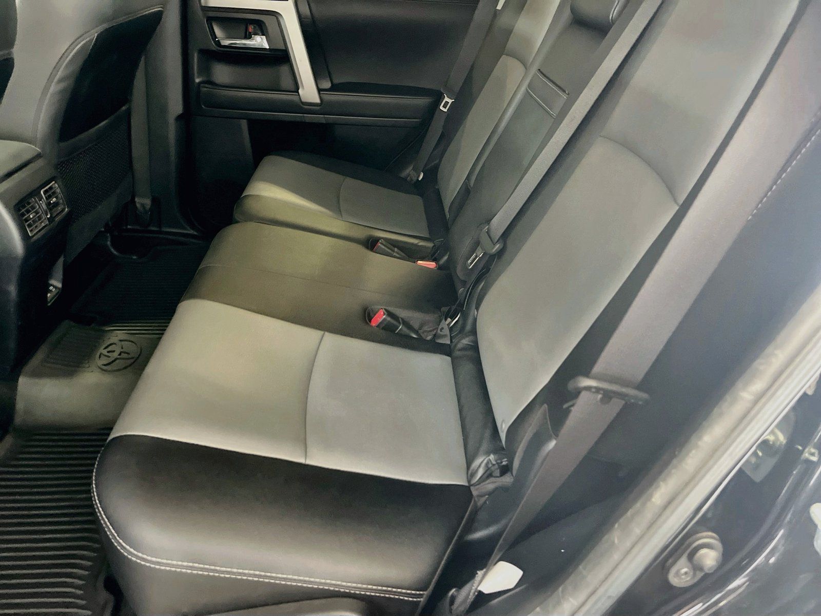 Used 2021 Toyota 4Runner SR5 Premium w/ Moonroof Package RWD image 24