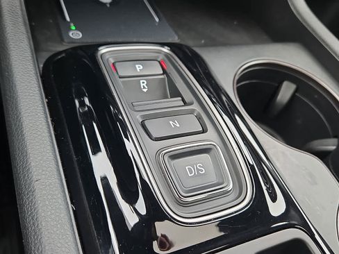 Used 2025 Honda Pilot TrailSport image 17