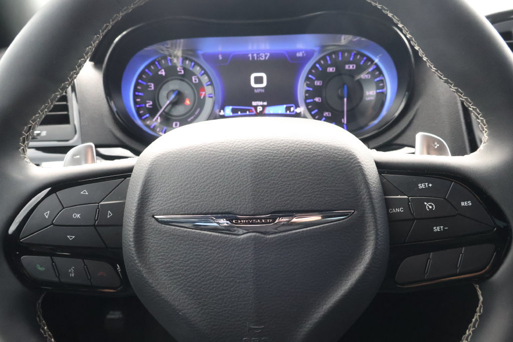 Used 2023 Chrysler 300 S w/ Comfort Group RWD image 20