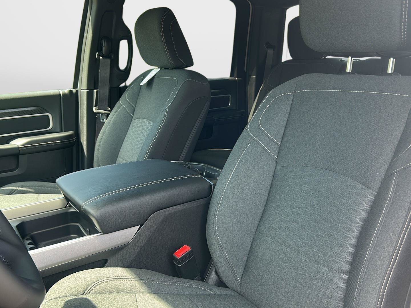 New 2026 RAM 3500 Big Horn AWD/4WD image 41