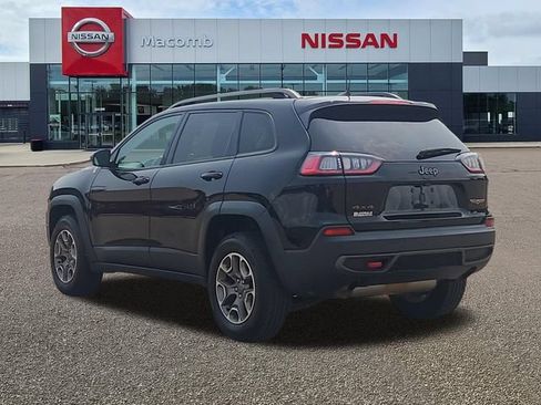 Used 2020 Jeep Cherokee Trailhawk w/ Cold Weather Group AWD/4WD image 5
