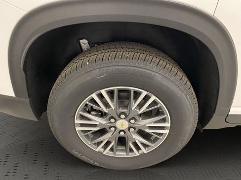New 2026 Chevrolet Traverse LT w/ Driver Confidence Package AWD/4WD image 39