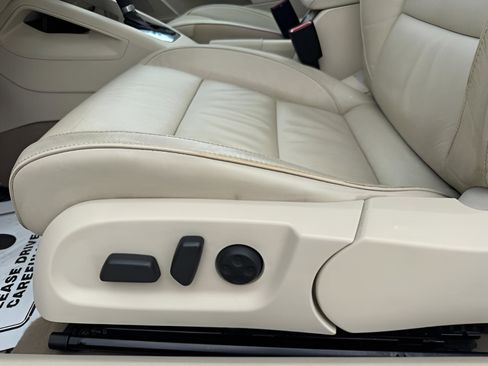 Used 2010 Volkswagen Eos Lux FWD image 23