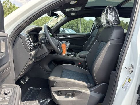 New 2025 Volkswagen Atlas Cross Sport SEL Premium R-Line AWD/4WD image 10