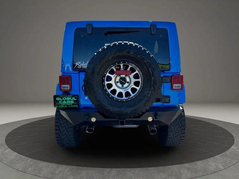 Used 2016 Jeep Wrangler Unlimited Rubicon w/ Connectivity Group AWD/4WD image 6