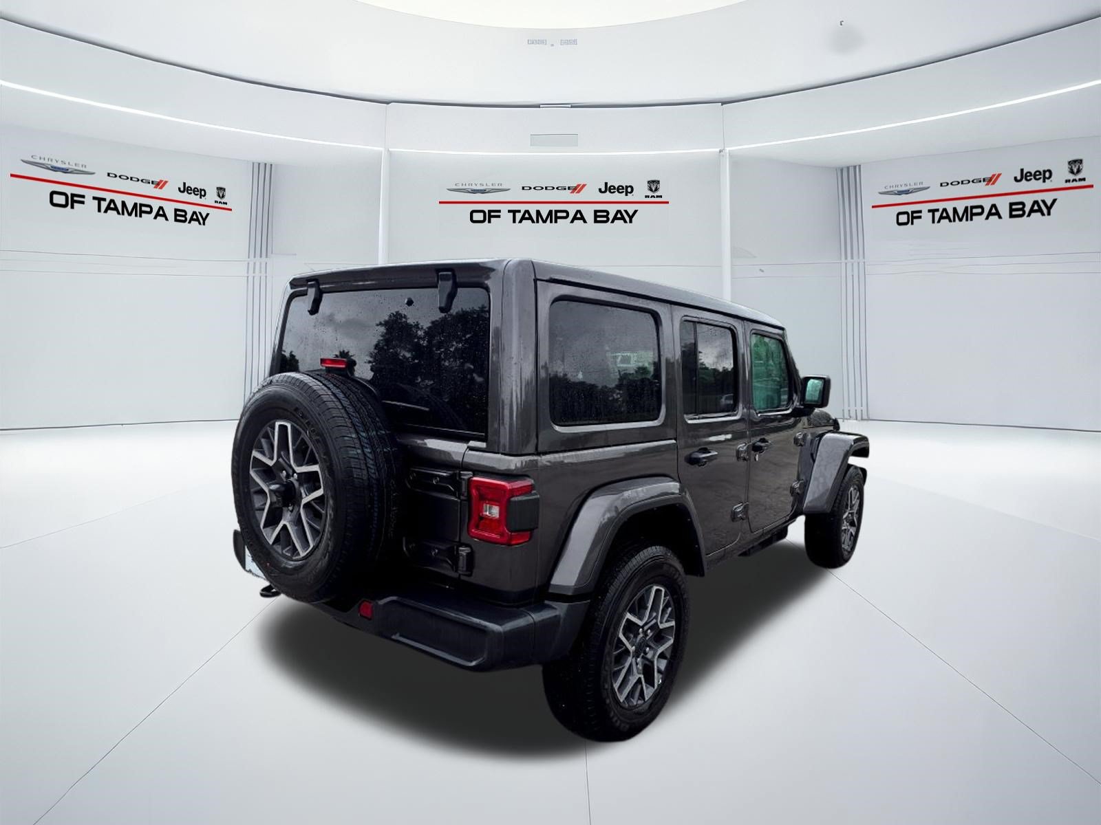 Used 2026 Jeep Wrangler Unlimited Sahara AWD/4WD image 6