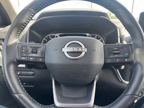 Used 2025 Nissan Rogue SV FWD image 30