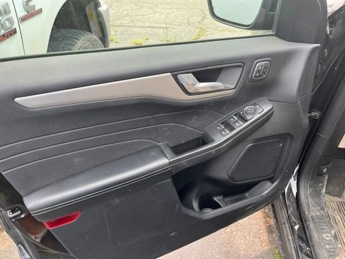 Used 2022 Ford Escape SEL w/ Technology Package AWD/4WD image 6