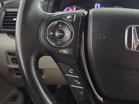 Used 2016 Honda Pilot Touring image 15