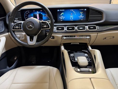 Used 2020 Mercedes-Benz GLS 450 4MATIC image 4
