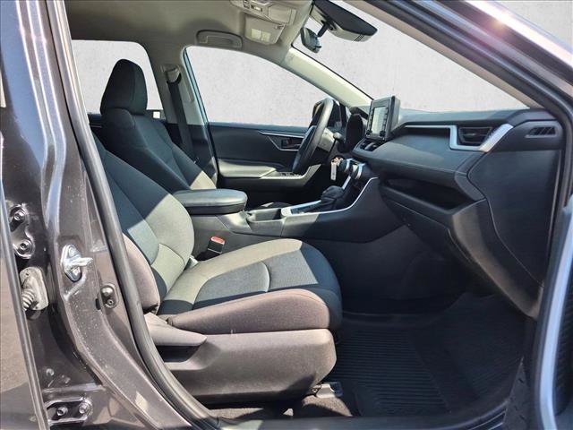 Used 2022 Toyota RAV4 LE AWD/4WD image 19