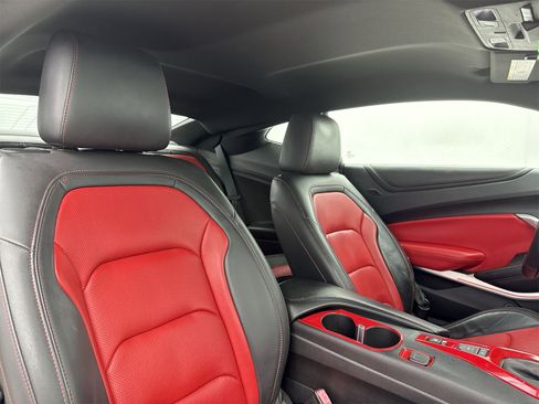 Used 2018 Chevrolet Camaro LT image 27