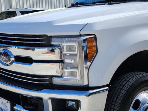 Used 2017 Ford F350 Lariat w/ Lariat Ultimate Package image 7