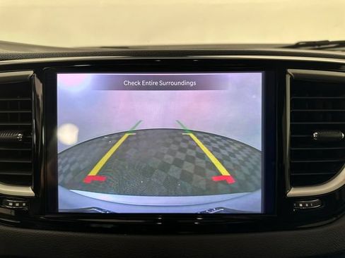 Certified 2024 Chrysler Pacifica Touring-L FWD image 29