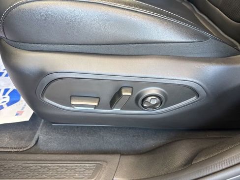 Used 2025 Jeep Grand Cherokee L Limited w/ Luxury Tech Group II image 24