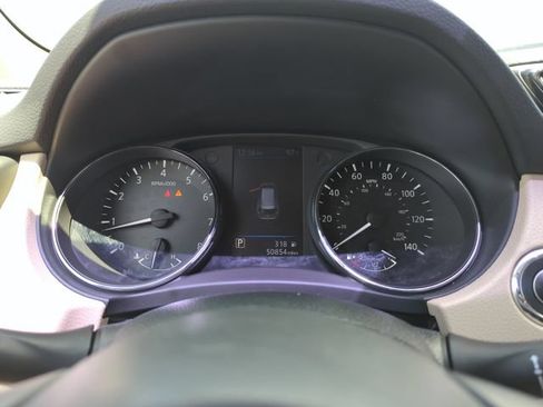 Certified 2019 Nissan Rogue SV FWD image 48