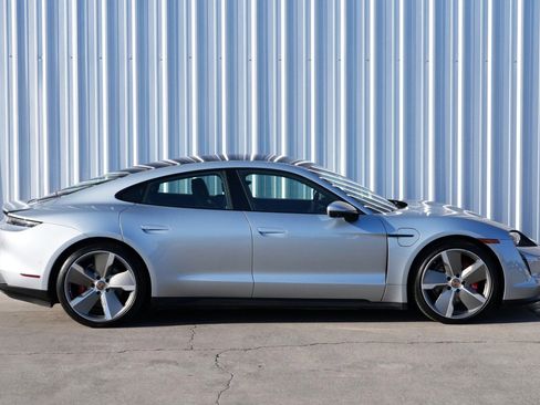 Used 2020 Porsche Taycan 4S w/ Premium Package image 55