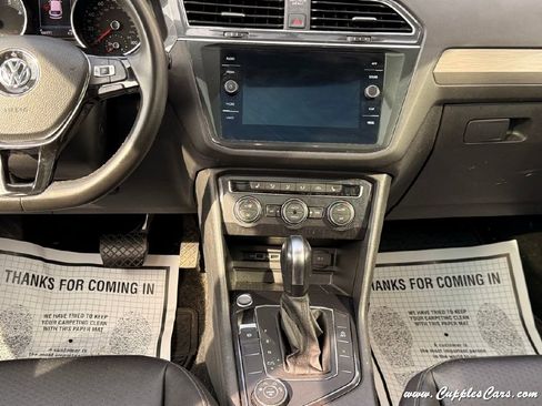 Used 2020 Volkswagen Tiguan SE w/ Panoramic Sunroof Package image 23