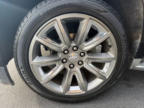 Used 2016 Chevrolet Suburban LTZ image 29