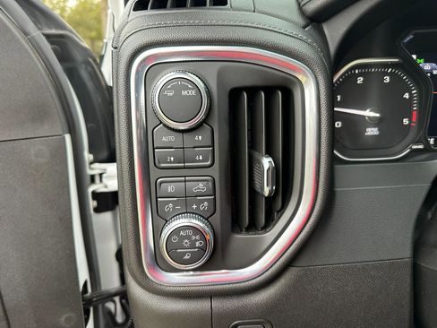 Used 2022 GMC Sierra 3500 Denali image 37