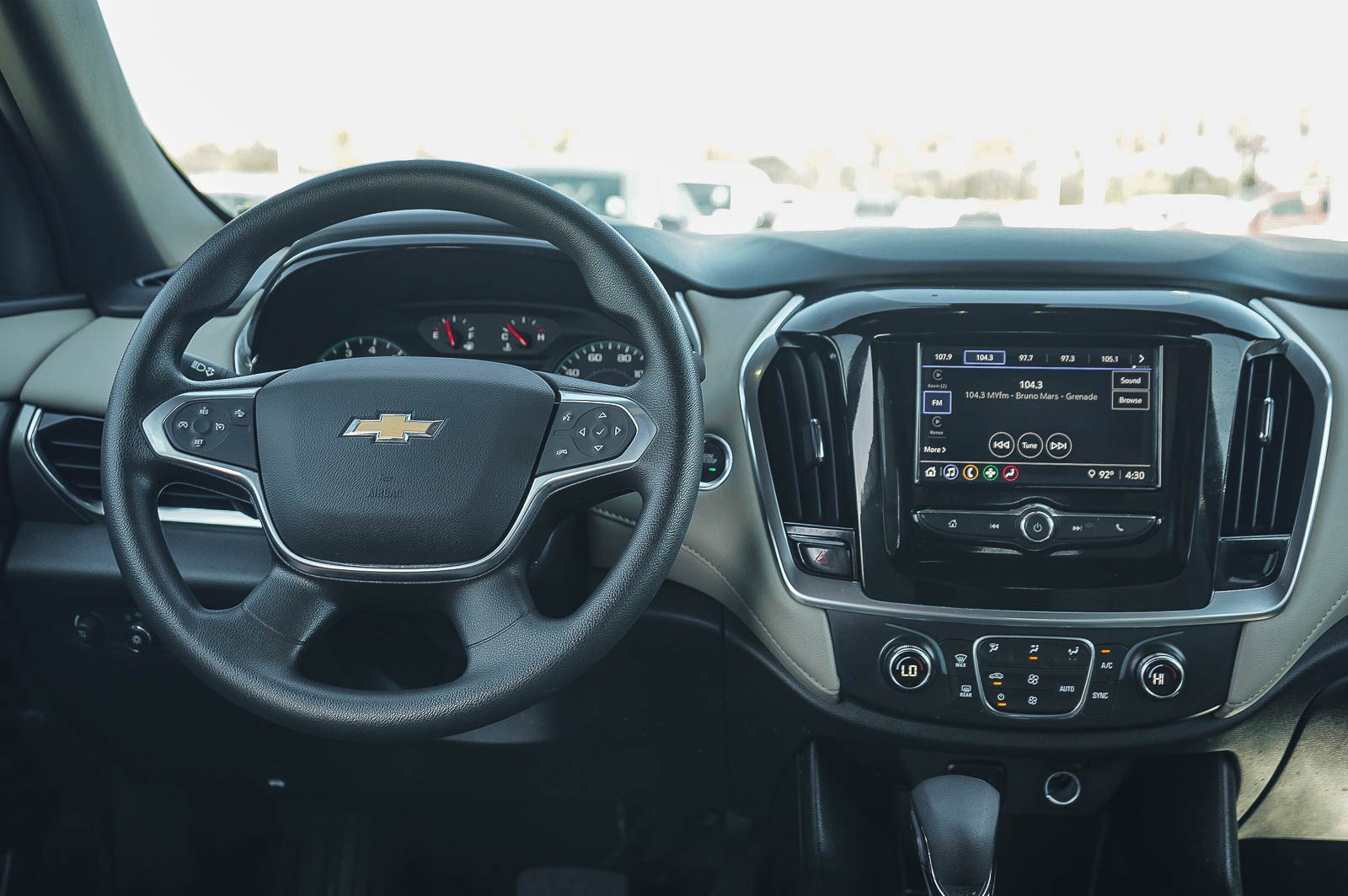 Used 2023 Chevrolet Traverse LS FWD image 14