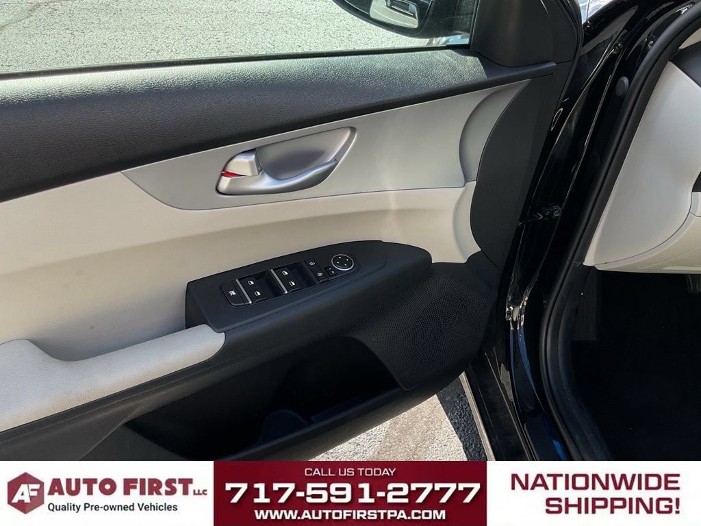 Used 2022 Kia Forte LXS FWD image 6