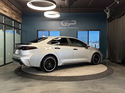 Used 2020 Toyota Corolla SE image 3