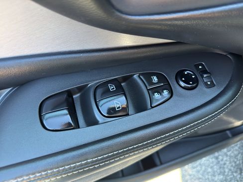 Certified 2022 Nissan Murano SV w/ SV Midnight Edition Package AWD/4WD image 12