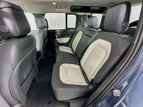 Certified 2024 Land Rover Defender 110 X-Dynamic SE AWD/4WD image 24