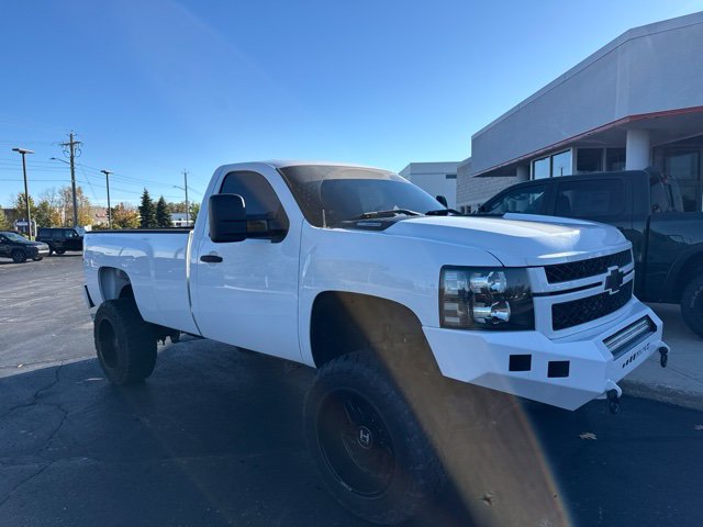 Used 2014 Chevrolet Silverado 3500 W/T w/ Snow Plow Prep Package AWD/4WD image 3