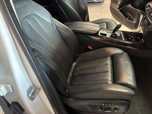 Used 2015 BMW X5 xDrive50i AWD/4WD image 31