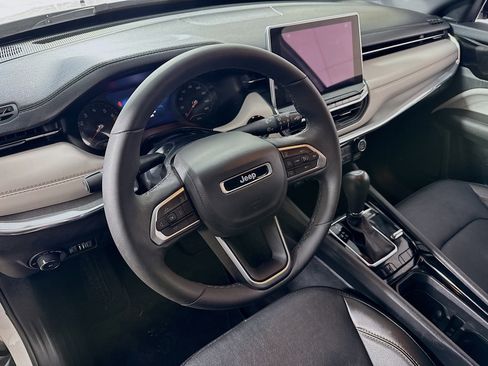 Used 2023 Jeep Compass Limited image 10