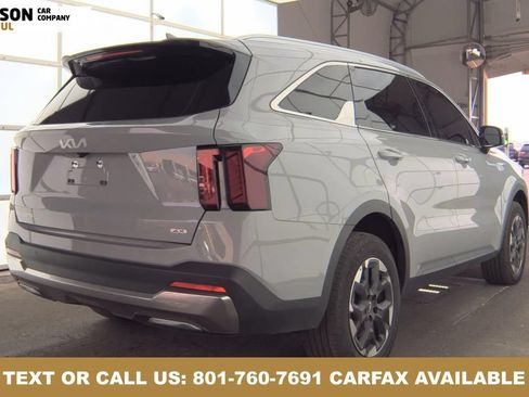 Used 2024 Kia Sorento S w/ Panoramic Sunroof Package AWD/4WD image 3