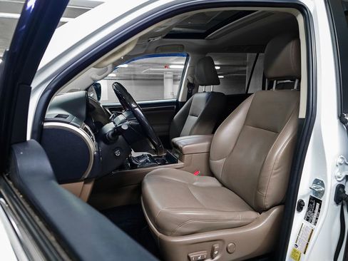 Used 2021 Lexus GX 460 Premium image 18