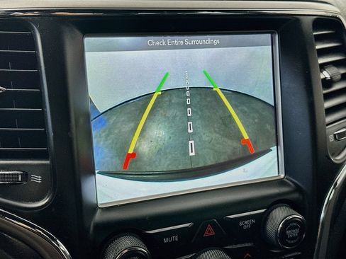 Used 2018 Jeep Grand Cherokee Altitude RWD image 20
