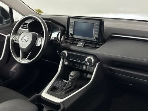 Used 2019 Toyota RAV4 XLE AWD/4WD image 25