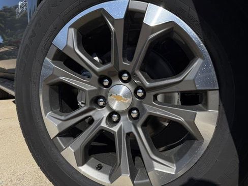 New 2026 Chevrolet Suburban LT w/ Comfort Package image 11