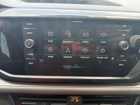 Used 2022 Volkswagen Taos SEL w/ Panoramic Sunroof Package AWD/4WD image 21