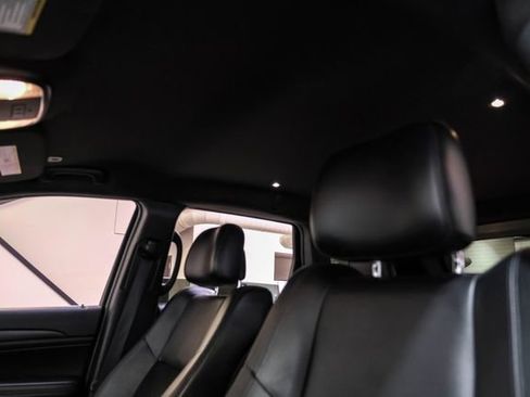 Used 2017 Jeep Grand Cherokee Altitude AWD/4WD image 34