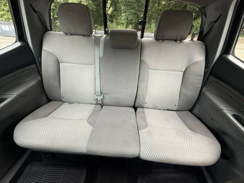 Used 2015 Toyota Tacoma PreRunner w/ SR5 Package RWD image 10